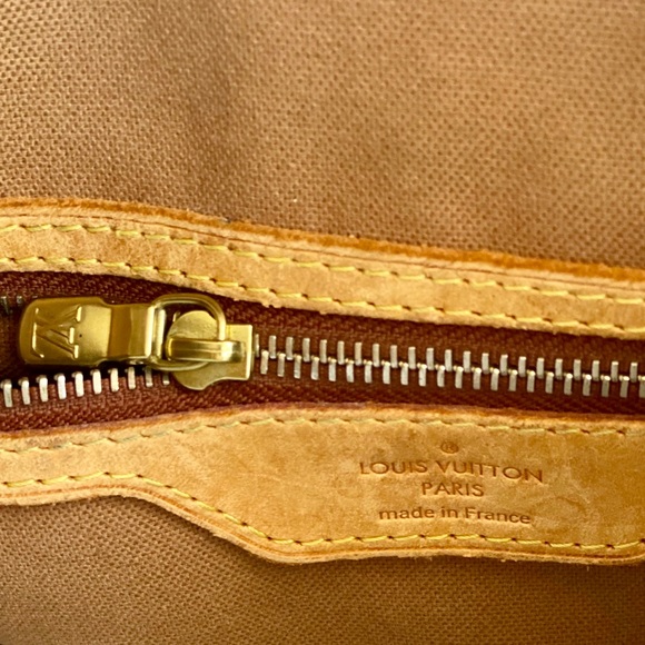 Louis Vuitton Batignolles Vertical Large Tote Bag - Picture 9 of 16